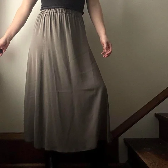 Eileen Fisher grey silk midi skirt - Picture 3 of 8